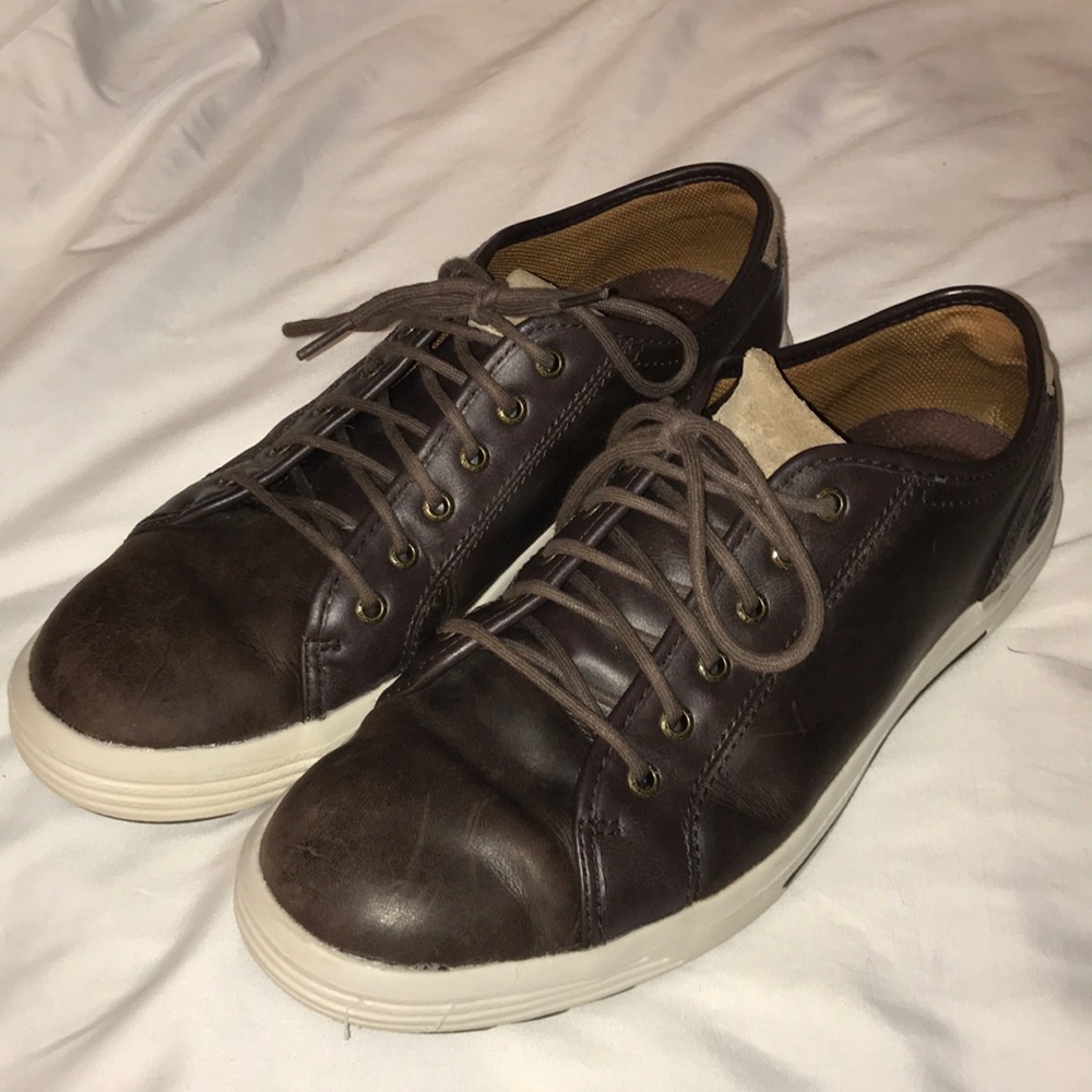Sketchers brown sneaker casual shoe leather